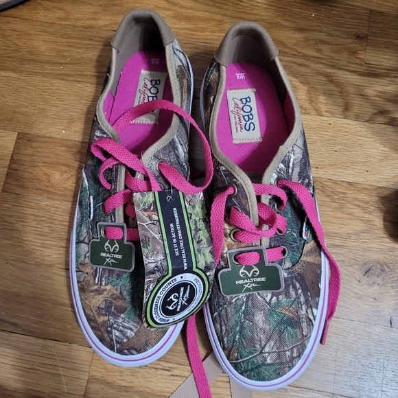 Bobs - Picture 2 of 5